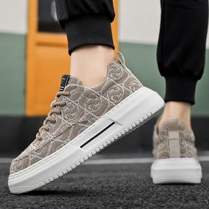 Chaussures en toile, polyvalentes et élégantes, à talon bas, adaptées aux styles décontractés et sportifs, et parfaites pour les hommes. - Product Image 5