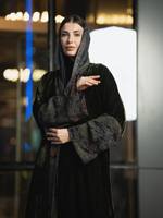 Abaya élégante et respirante en laine pour femme, manches longues, broderie florale, dentelle, design ouvert, inspirée de l'Arabie Saoudite, robe musulmane pour le printemps