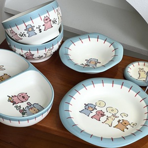 Piatto per Colazione in Ceramica Blu Opaco con Texture, Motivo Agnello Baudelaire, Creativo e Carino per la Casa - Product Image 1