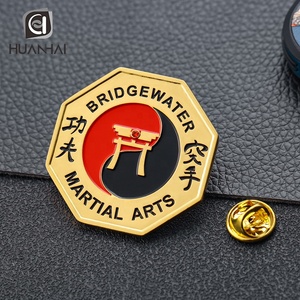 Perno personalizzato in metallo dorato con logo arti marziali smalto karate <span class=keywords><strong>club</strong></span> - Product Image 3