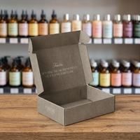 Fabricant chinois de boîtes pliables en carton ondulé personnalisées avec doublure en éponge pour l'emballage de chaussures, vêtements et fourrures