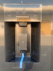 Réfrigérateur noir à double porte avec distributeur de glace et d'eau, capacité 552L - Product Image 4