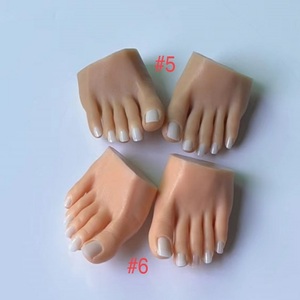 Modèle d'entraînement en silicone souple pour la pratique de l'art des ongles, pédicure et manucure - Product Image 2