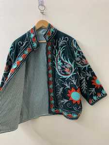 เสื้อแจ็คเก็ตกำมะหยี่สไตล์วินเทจสำหรับผู้หญิง ตกแต่งด้วยงานปักแบบซูซานี งานฝีมือสำหรับเทศกาล  เสื้อคลุมตัวนอกผ้าฝ้ายติดกระดุม - Product Image 2