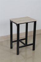 Ensemble de meubles de bar en bois de style antique table haute et chaises pour salle à manger ou cuisine panneau haut comptoir en bois