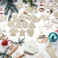 Vente en gros Petit bois Love Europe Pin sculpté Impression personnalisée Ornements de Noël Décorations Objets décoratifs