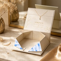 Boîte à bijoux de mariée pliable de luxe personnalisée, plateau en velours, insert amovible pour bagues, boucles d'oreilles, colliers, papier rigide, cadeau, pelliculage mat