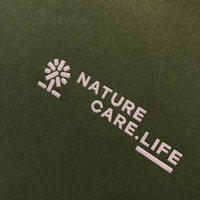 Sac d'emballage de luxe écologique en feuille chaude verte de qualité supérieure pour les bijoux de mode, les parfums, les bougies, les magasins de vêtements, l'emballage de sacs