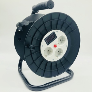 Cavo di alimentazione ad alta capacità avvolgicavo 30m di lunghezza, 3 prese di tensione, 220-250V e protezione da sovraccarico inclusi - Product Image 3