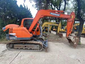Excavatrice Doosan DX75-9C, couleur orange, engin de construction sur chenilles, équipement d'occasion, 7500 kg, certifiée, 0-2000 heures, Corée - Product Image 1