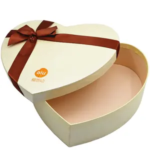 Custom mom gift box Hand held chocolate gift heart shaped I love you chocolate box with your logo