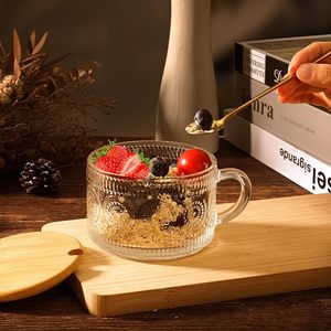 4 Uds. Tazas de vidrio en relieve transparentes bonitas de 14oz con tapas y cucharas de bambú Vintage Handgrip contenedores de avena durante la noche para <span class=keywords><strong>café</strong></span> helado - Product Image 4