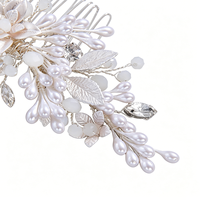 Peigne à cheveux de mariée fait main en argent et perles, avec fleurs et cristaux, accessoires de coiffure élégants pour mariées, bijoux de tête pour femmes pour bal de promo