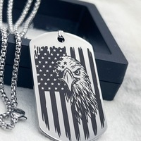 Collier pendentif tendance pour homme en acier inoxydable plaqué argent avec motif d'aigle et de chien - Cadeau pour un usage quotidien