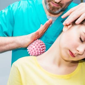 Palla massaggiante spinosa in PVC resistente per fitness, yoga e pilates, colore personalizzabile, per massaggio muscolare caldo e freddo, per rilassare i muscoli - Product Image 4