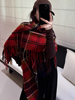 Châle triangulaire à carreaux pour femme, poncho imitation cachemire avec pompon sur un côté