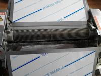 Machine automatique de décorticage et d'épluchage de viande (porc, bœuf) en acier inoxydable 304, haute productivité, avec moteur et roulements, pour abattoir