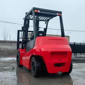 Montacargas Eléctrico JG CPD-50 de 5 Toneladas con Batería de Plomo-Ácido de 60V150Ah, Desplazador Lateral, Mástil de 3 Etapas y Asiento Confortable - Product Image 4