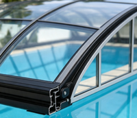 Dôme de piscine rétractable solaire-électrique avec couverture rigide et véranda en verre amovible pour un confort toute l'année