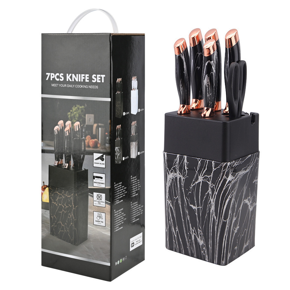 Ensemble de sept couteaux noirs et argentés
