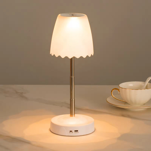 Lámpara de Escritorio RGB con Sensor de Gestos, Recargable por USB, con Intensidad Regulable, Altura Ajustable, Lámpara LED Creativa para Mesa de Noche o Dormitorio - Product Image 3