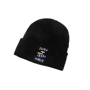 หมวกบีนนี่ปักโลโก้ตามสั่ง สำหรับฤดูหนาว ดีไซน์เนอร์ หมวกไหมพรมเด็กและผู้ใหญ่ แบบพับขอบ - Product Image 4