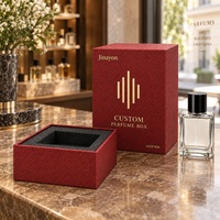 Boîte à parfum rigide avec couvercle, en papier texturé spécial rouge A3321-R28, avec logo personnalisé, 10x10x14cm, insert en mousse surélevé, finition brillante