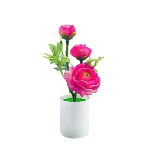 ดอกกุหลาบประดิษฐ์ Qi Xing ขนาด 26 ซม. สีแดงสด ดอกไม้ผ้าไหม ตกแต่งวันเกิด - Product Image 5