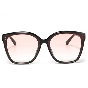 Nuevas gafas de sol de moda para mujer, montura negra, lentes de resina, protección UV400, parasoles de clase 2 para viajes y uso diario - Product Image 4