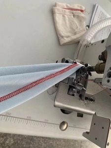 Used W200 <b>Oil</b>-resistant Small Diameter Square Head Flat Seam Overlock <b>Machine</b>, Industrial <b>Sewing</b> <b>Machine</b> - Product Image 4