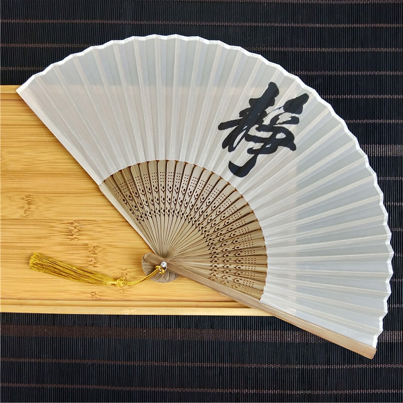 Оптовая продажа дешевых китайских прочных бамбуковых портативных ручных вентиляторов подарок готовый к отправке ручной вентилятор