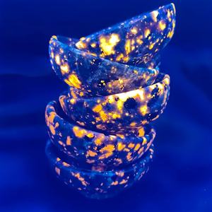 Nuevo Cuenco de Cristal Tallado Natural Curativo, Cuenco de Cristal Yooperlite Pulido Reactivo a los Rayos UV para Decoración - Product Image 4