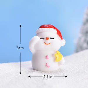 Adornos Navideños de Resina 3D, Pequeños y Encantadores, con Figuras de Árbol de Navidad, Muñeco de Nieve, Papá Noel y Copos de Nieve - Product Image 6