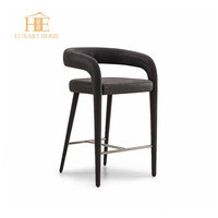 Tabourets de bar italiens hauts du milieu du siècle Tabourets en cuir au design moderne ajustables pour un usage domestique