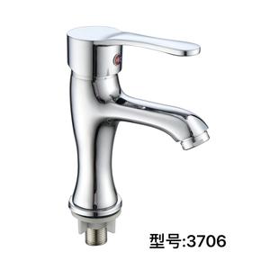 Robinet de cuisine moderne à montage sur plan de travail, en acier inoxydable 304 poli or, à poignée unique, à trou unique, avec douchette extractible - Product Image 1