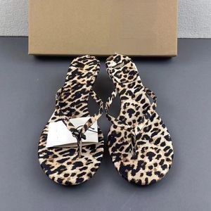 Nuevas Sandalias Transparentes Rojas para Mujer, Chanclas Modernas 2024, Tacones Sexys para Mujer - Product Image 5