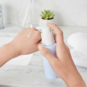 Glutanex Glow Therapy Gel To Foam Cleanser: Limpiador en Espuma que Reafirma, Repara la Barrera Cutánea, Estimula el Colágeno, Suaviza, Hidrata con pH Bajo y Renueva en Profundidad - Product Image 3