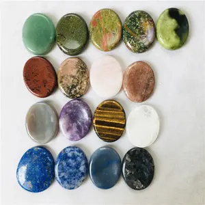 Natural Crystal 7 Chakras Gemstone Worry Stone Colorful Massage Healing Energy Worry Stone for decoration