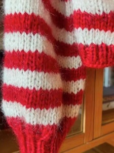 Maglione <span class=keywords><strong>Premaman</strong></span> Invernale da Donna, Morbido e Traspirante, Lavorato a Mano, a Righe Rosse e Bianche - Product Image 3