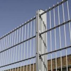 แผงรั้วลวดคู่ 2 มิติ สีตามสั่ง ป้องกันสนิม สำหรับใช้ในที่อยู่อาศัยและฟาร์ม  ตาข่ายลวดรั้วสำหรับพื้นที่เกษตรกรรม - Product Image 1