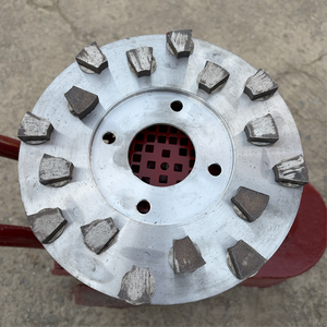 Op maat gemaakte industriële elektrische beton- en terrazzoslijpmachines worden gebruikt voor het polijsten van terrazzovloeren. - Product Image 4