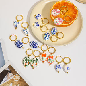 Ceramica alla moda 18K oro placcato in acciaio inox <span class=keywords><strong>tulipano</strong></span> fiore goccia <span class=keywords><strong>orecchini</strong></span> a cerchio da donna regalo per la festa - Product Image 4