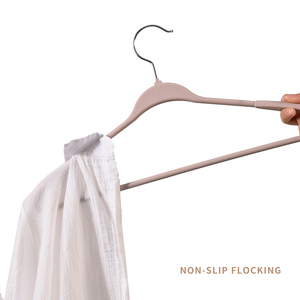 Organizzatore per Armadio Personalizzabile Chrisma con Gancio Largo, Appendiabiti Antiscivolo in Plastica per Cappotti e Abiti, Grucce in Tessuto Vellutato - Product Image 3