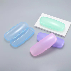 Étui à lunettes en plastique PP. Vente en gros d'étuis à lunettes souples transparents de style rétro avec motif goutte d'eau - Product Image 1
