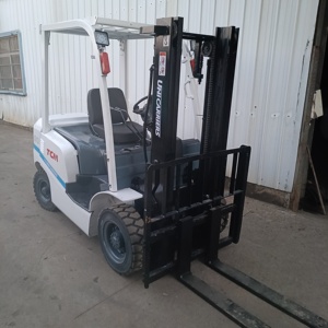 Chariot élévateur TCM FD30 3.0T d'occasion pour l'exploitation minière et les travaux de terrassement, bon état, diesel, hydraulique, déplaceur latéral, mât à deux étages - Product Image 6