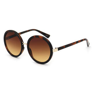 نظارات شمسية مستديرة أنيقة مخصصة HP23517 خفيفة الوزن OEM عصرية Lunette De Soleil مع حماية UV400 - Product Image 4