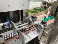 Machine d'étiquetage automatique à tunnel de chauffage à vapeur pour bouteilles et bocaux en plastique et verre, et manchons rétractables pour noix de coco