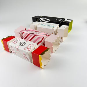 Caja de Regalo de <span class=keywords><strong>Chocolate</strong></span> Cosmético Personalizada 2026, Caja con Forma de Galleta Navideña, Cinta Automática Giratoria, Logotipo en Relieve con Lámina Dorada - Product Image 6