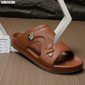 Sandali da <span class=keywords><strong>uomo</strong></span> <span class=keywords><strong>con</strong></span> plateau arabo all'ingrosso scarpe basse di grandi dimensioni per aumentare l'altezza delle pantofole invernali - Product Image 3