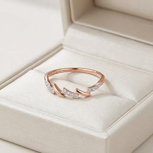 Nouvelle Arrivée Fabricant Exportateur Créatif Minimaliste Linéaire Bijoux Fins Bague Empilable en Or Rose Massif 18K avec Diamant Naturel Véritable - Product Image 1